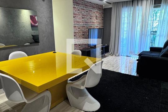 Sala de apartamento para alugar com 3 quartos, 78m² em Vila Sofia, São Paulo