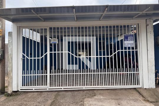 Fachada de casa à venda com 2 quartos, 44m² em Campina, São Leopoldo