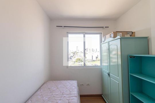 Quarto 1 de apartamento para alugar com 2 quartos, 50m² em Novo Mundo, Curitiba