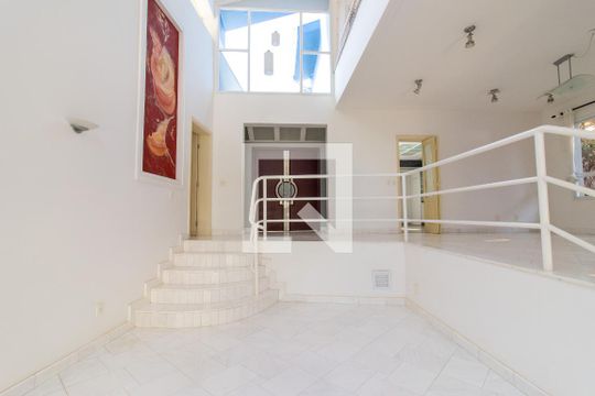 Sala de casa de condomínio para alugar com 5 quartos, 412m² em Residencial Barão do Café, Campinas