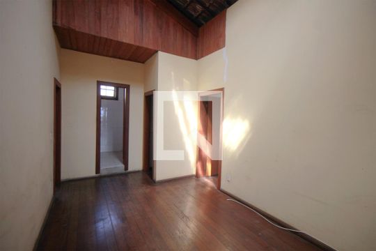 Sala de TV de casa à venda com 6 quartos, 793m² em Santa Lúcia, Belo Horizonte