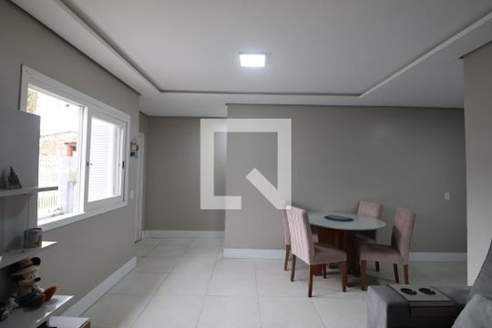 Sala de casa à venda com 2 quartos, 67m² em Rio Branco, Canoas