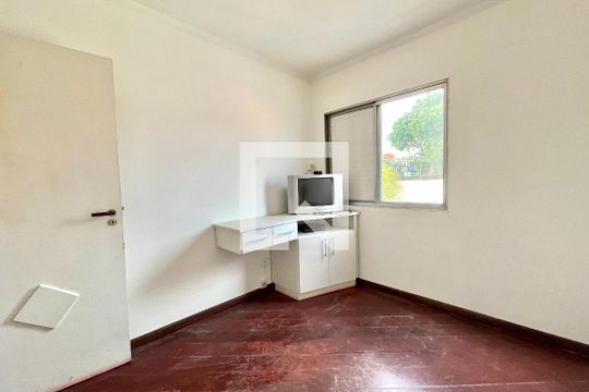 Quarto 2 de apartamento para alugar com 2 quartos, 65m² em Vila Campestre, São Paulo