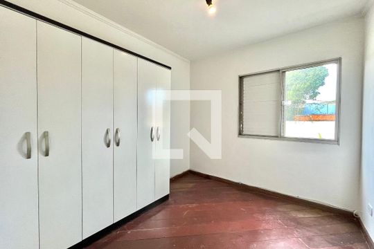 Quarto 1 de apartamento para alugar com 2 quartos, 65m² em Vila Campestre, São Paulo