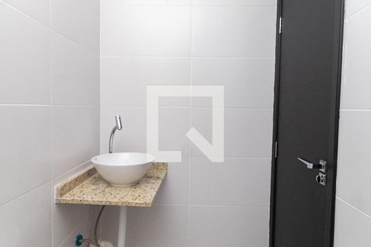 Banheiro de apartamento à venda com 1 quarto, 32m² em Parada Inglesa, São Paulo
