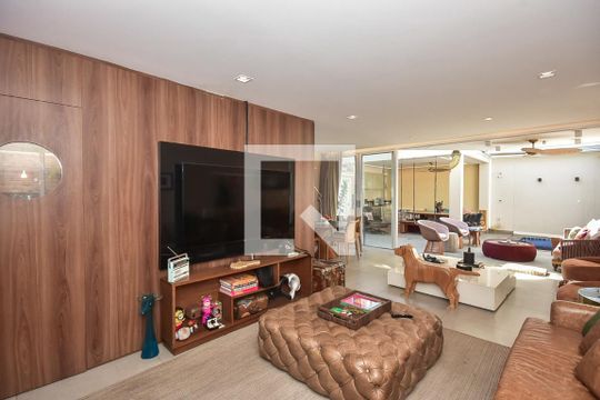 Sala de casa de condomínio à venda com 4 quartos, 300m² em Jardim Panorama, São Paulo
