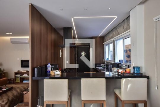 Cozinha de casa de condomínio à venda com 4 quartos, 300m² em Jardim Panorama, São Paulo