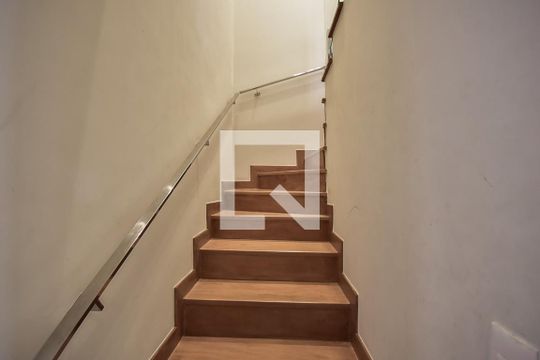 Escada de casa de condomínio à venda com 4 quartos, 300m² em Jardim Panorama, São Paulo