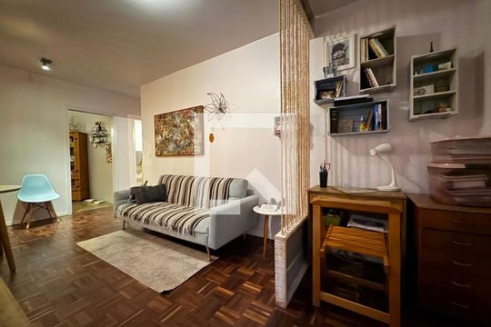 Sala de apartamento à venda com 1 quarto, 60m² em Petrópolis, Porto Alegre