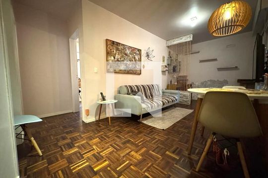 Sala de apartamento à venda com 1 quarto, 60m² em Petrópolis, Porto Alegre