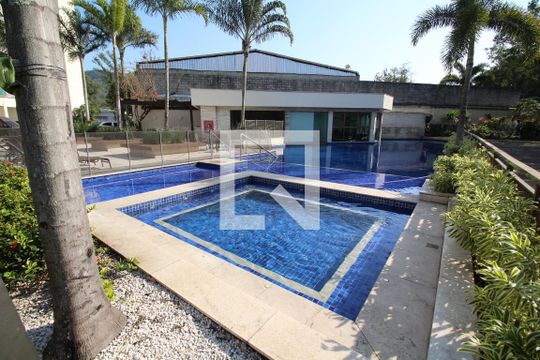 Piscina de kitnet/studio para alugar com 1 quarto, 38m² em Jacarepaguá, Rio de Janeiro