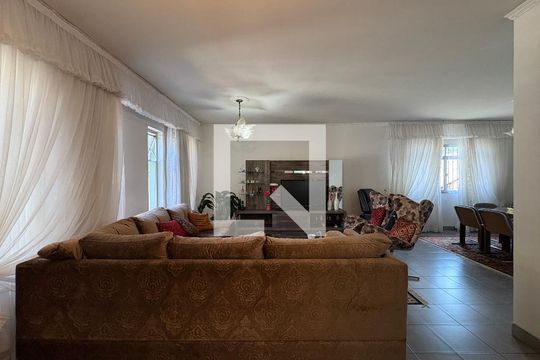 Sala de casa à venda com 3 quartos, 378m² em Vila Lucinda, Santo André