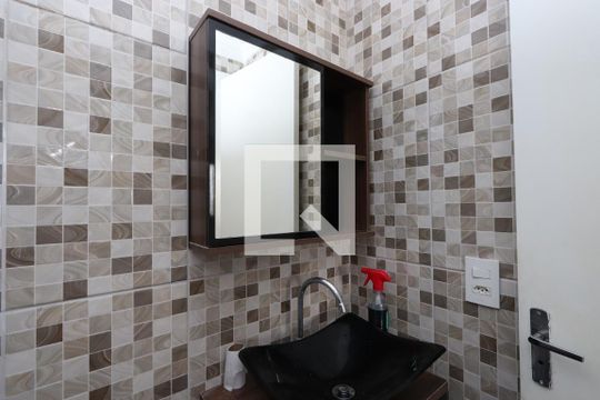 Banheiro de apartamento para alugar com 2 quartos, 48m² em Cidade Satelite Santa Barbara, São Paulo