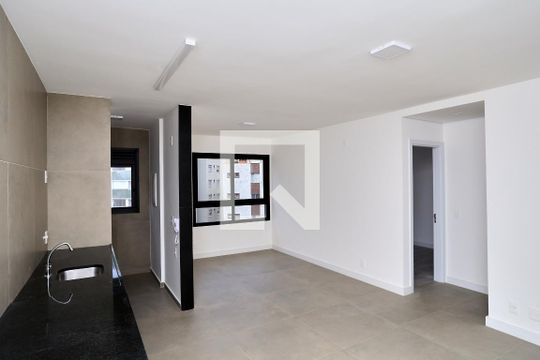 Sala/Cozinha de apartamento para alugar com 1 quarto, 56m² em Lourdes, Belo Horizonte