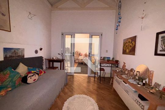 Sala de casa à venda com 1 quarto, 432m² em Pinheiros, São Paulo