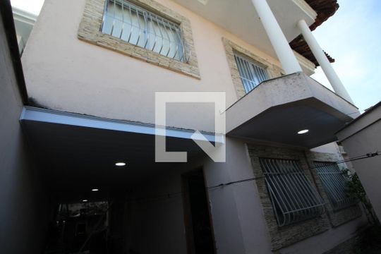 Frente de casa de condomínio para alugar com 3 quartos, 100m² em Taquara, Rio de Janeiro