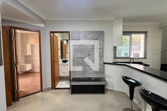 Sala  de apartamento para alugar com 2 quartos, 85m² em Pinheirinho, Santo André