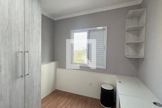 Quarto de apartamento para alugar com 2 quartos, 85m² em Pinheirinho, Santo André