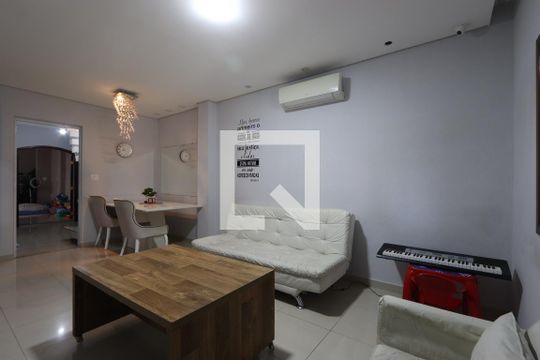 Sala de casa para alugar com 3 quartos, 240m² em Vila Cleonice, São Paulo