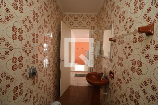 Banheiro de casa para alugar com 3 quartos, 400m² em Jardim Vila Formosa, São Paulo