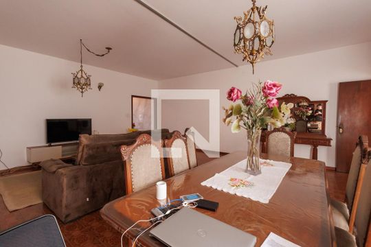 Sala de casa para alugar com 5 quartos, 320m² em Independência, Taubaté
