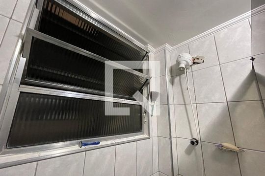 Banheiro de apartamento à venda com 1 quarto, 58m² em Vila Lageado, São Paulo