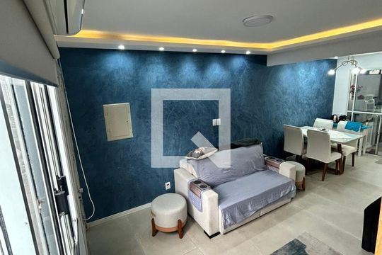 Sala de casa de condomínio à venda com 2 quartos, 97m² em Humaitá, Porto Alegre