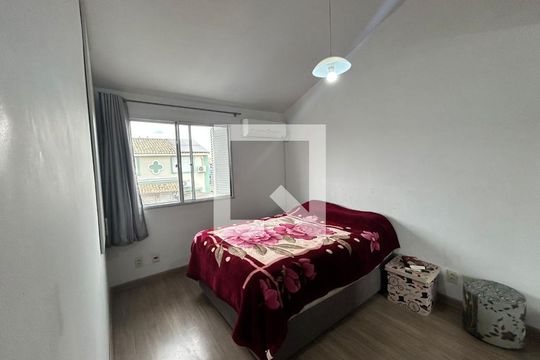 Quarto 1 de casa de condomínio à venda com 2 quartos, 97m² em Humaitá, Porto Alegre
