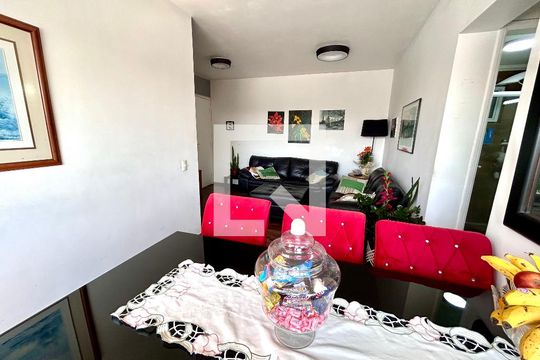 Sala de apartamento à venda com 3 quartos, 70m² em Vila Leonor, Guarulhos