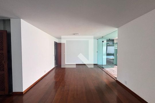 Sala 1 de casa à venda com 4 quartos, 768m² em Vila Madalena, São Paulo