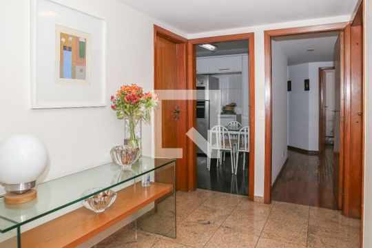 Entrada de apartamento à venda com 4 quartos, 170m² em Perdizes, São Paulo