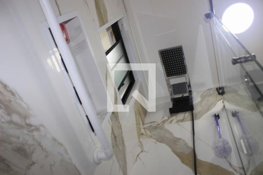 Banheiro de apartamento à venda com 2 quartos, 63m² em Vila Aprazivel, Guarulhos
