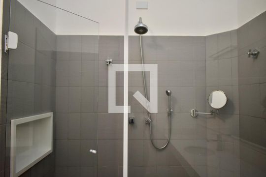 Banheiro de casa para alugar com 2 quartos, 100m² em Vila Clementino, São Paulo