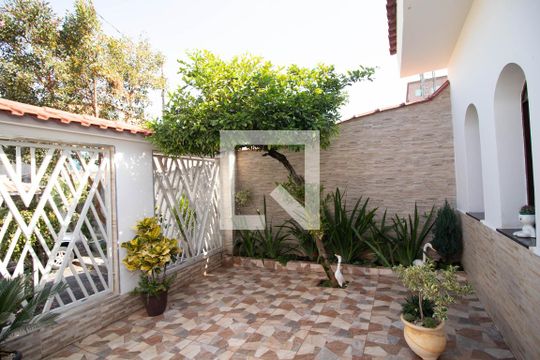 Área Externa de casa à venda com 3 quartos, 168m² em Vila Alianca, Guarulhos