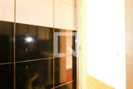 Banheiro de casa à venda com 2 quartos, 75m² em Harmonia, Canoas