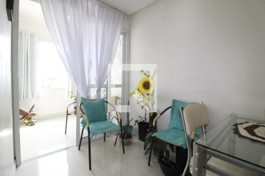 Sala de apartamento para alugar com 2 quartos, 72m² em Jardim das Margaridas, Salvador