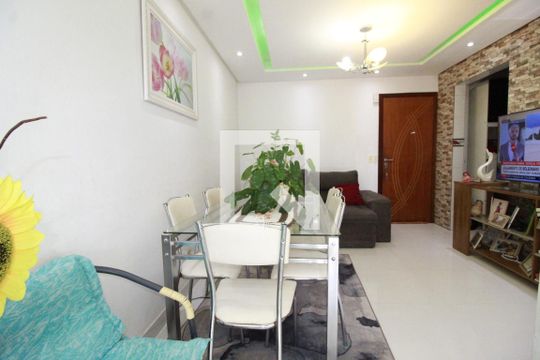 Sala de apartamento para alugar com 2 quartos, 72m² em Jardim das Margaridas, Salvador