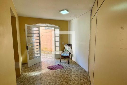 Hall de entrada de casa à venda com 6 quartos, 344m² em Parque Santo Antonio, Guarulhos