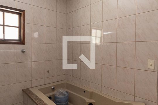 Banheiro Suíte 3 de casa à venda com 3 quartos, 105m² em Vila Euthalia, São Paulo