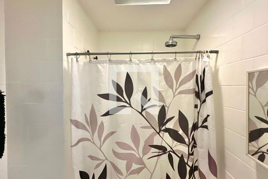 Banheiro de Serviço de apartamento à venda com 4 quartos, 288m² em Ipanema, Rio de Janeiro