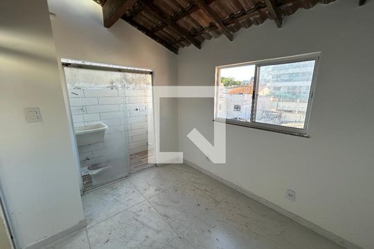 Quarto 2 de casa à venda com 2 quartos, 50m² em Vila Valqueire, Rio de Janeiro