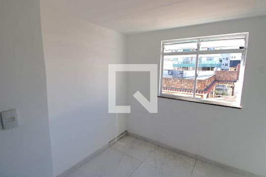 Quarto 1 de casa à venda com 2 quartos, 50m² em Vila Valqueire, Rio de Janeiro