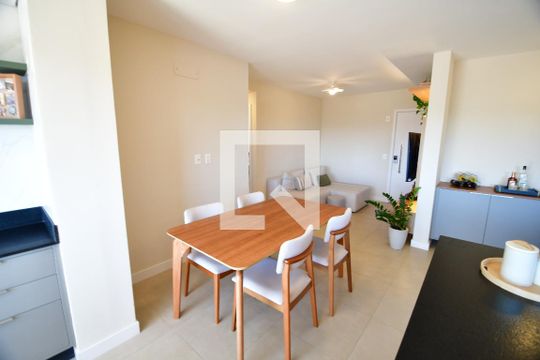 Sala de apartamento à venda com 3 quartos, 105m² em Nova Campinas, Campinas