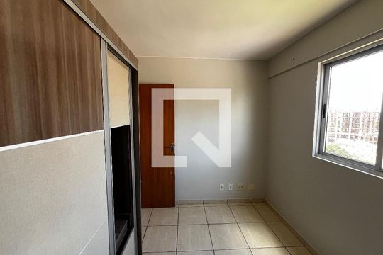 Quarto de apartamento para alugar com 2 quartos, 48m² em Qr 110, Brasília
