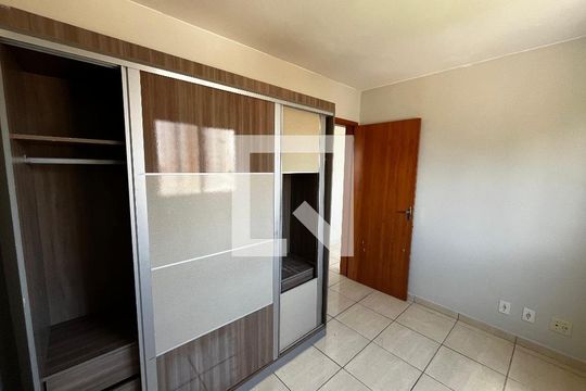 Quarto de apartamento para alugar com 2 quartos, 48m² em Qr 110, Brasília