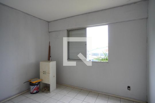 Quarto 1 de apartamento para alugar com 2 quartos, 40m² em Sarandi, Porto Alegre