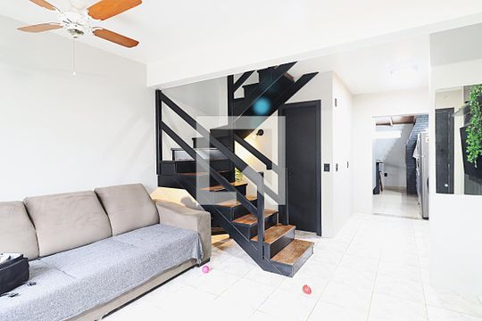Sala de casa à venda com 3 quartos, 110m² em Humaitá, Porto Alegre