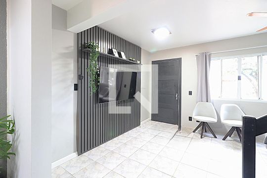 Sala de casa à venda com 3 quartos, 110m² em Humaitá, Porto Alegre