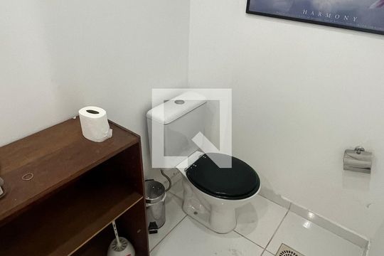 Banheiro de kitnet/studio para alugar com 1 quarto, 40m² em Jardim Proença, Campinas