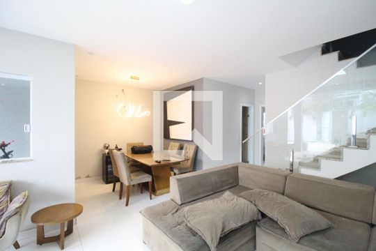 Sala de casa de condomínio à venda com 4 quartos, 232m² em Pechincha, Rio de Janeiro